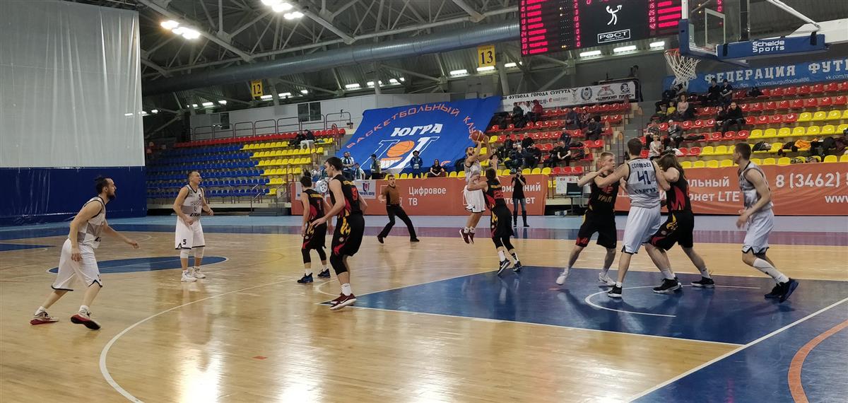 Баскетбольный «Университет-Югра» одержал победу в уральском дерби